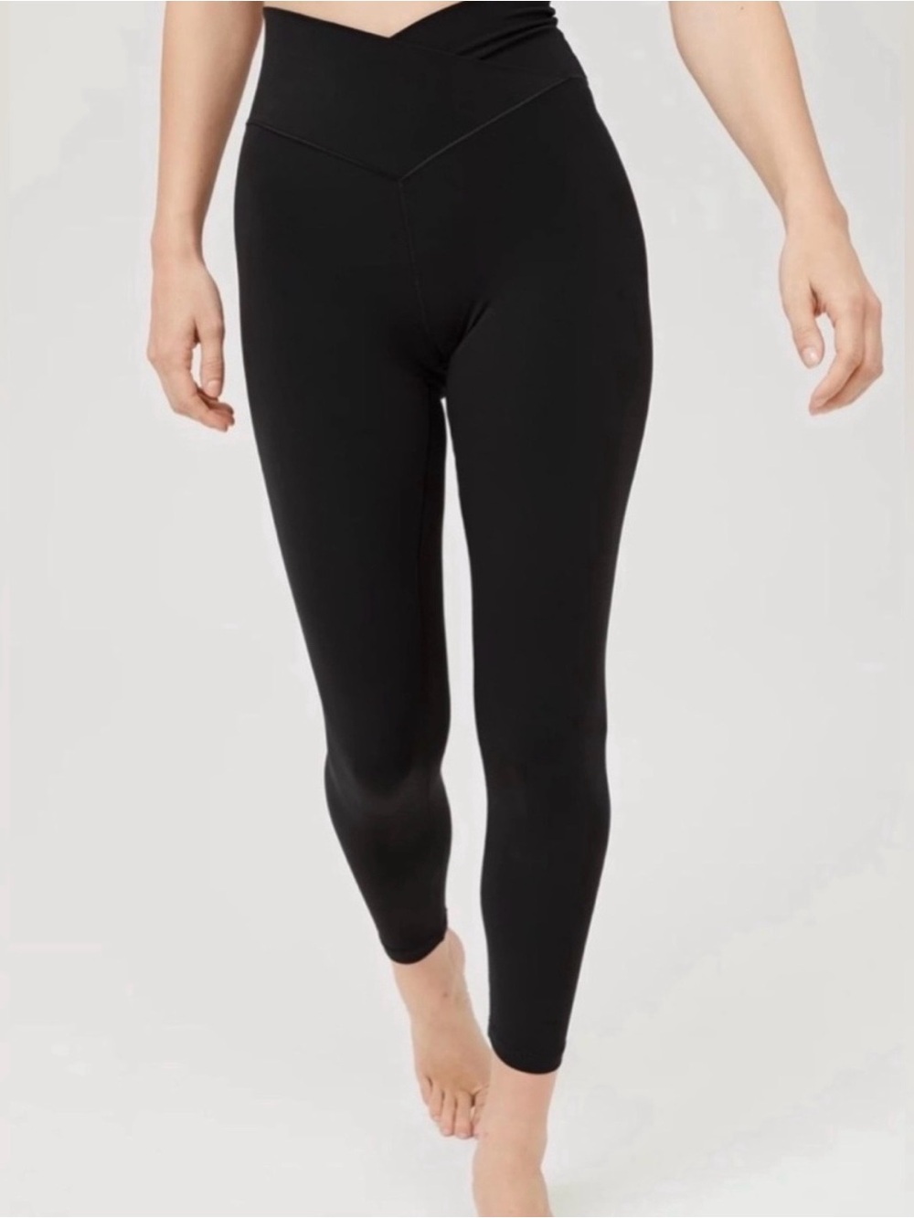 Aerie High-Rise Crossover Leggings Black, size S (tall), EUC!